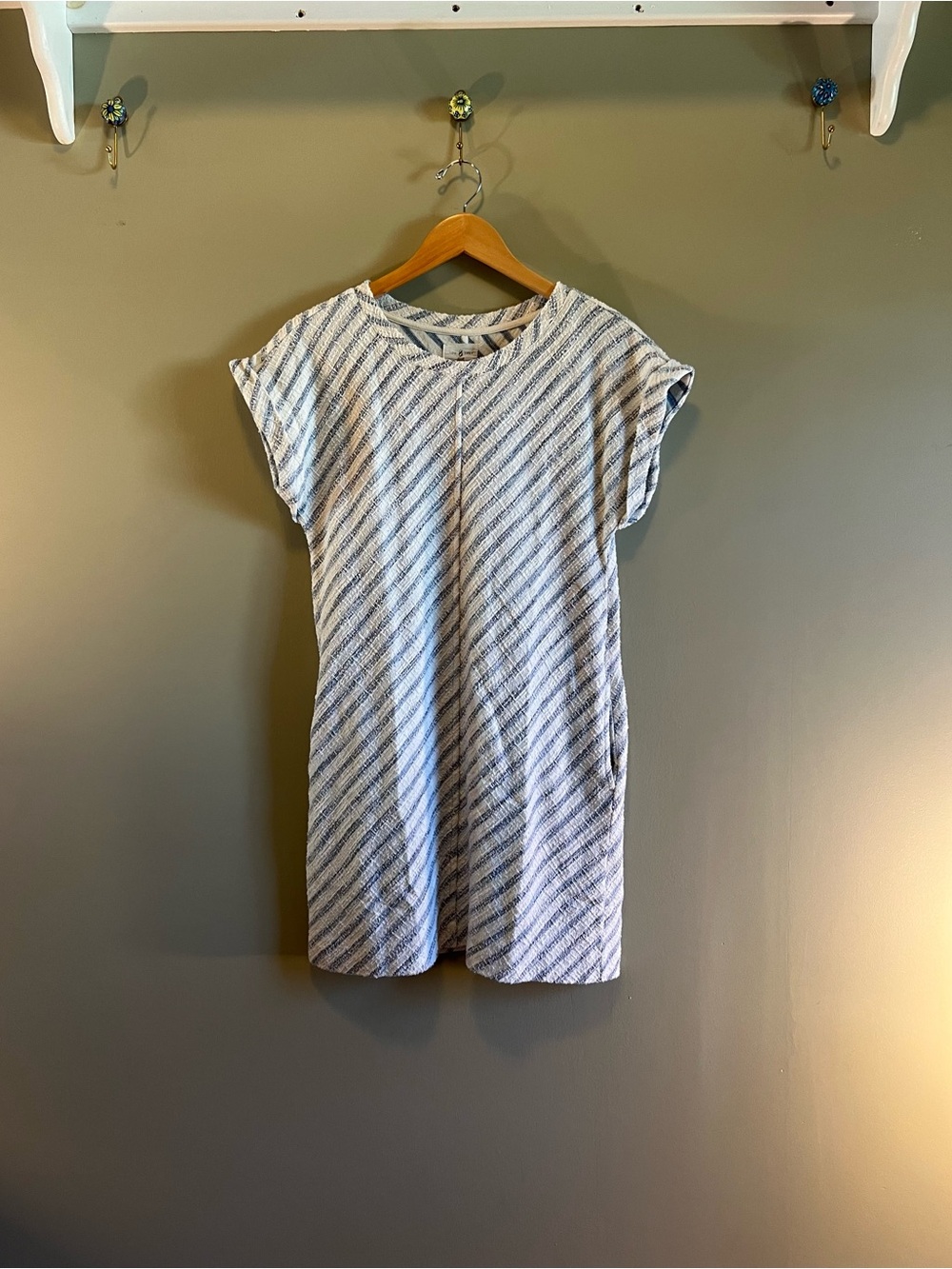Lou & Grey Striped Short Sleeve Pullover Dress‎ in Blue and White